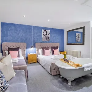 Apartment Converted Luxury Stables, Haxby